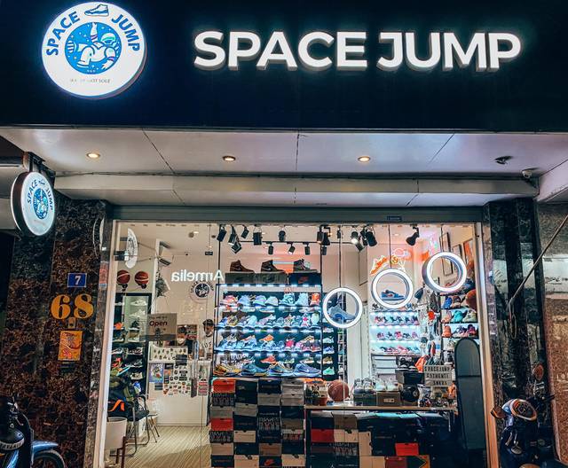 Bỏ túi 5 địa chỉ mua giày bóng rổ Nike chính hãng tại Hà Nội Hinh anh 2: Bo tui 5 dia chi mua giay bong ro Nike chinh hang tai Ha Noi